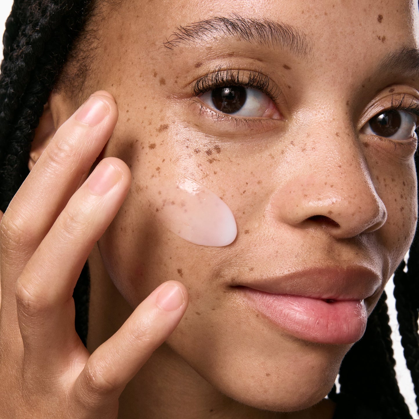 vitamin-b-c-and-e-moisturizer-g6 VitBC_E_ModelGoopMacro_2000x2000_bc64d363-139d-4699-88a9-2e0b1942763a.jpg
